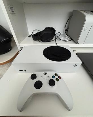 Xbox serie S + Kit Venom e Cuffia