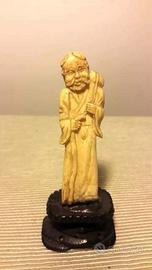 Antica Statuina Cinese in Pietra Saponaria e legno
