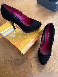 Scarpe nere con tacco e plateau