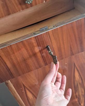 mobiletto in legno