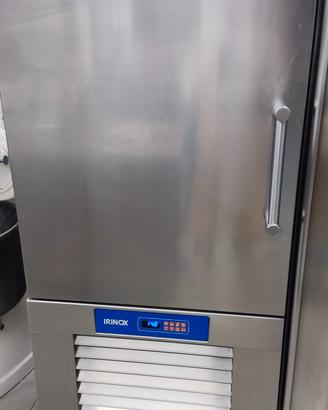 Abbattitore Irinox A10 (10 teglie) usato 