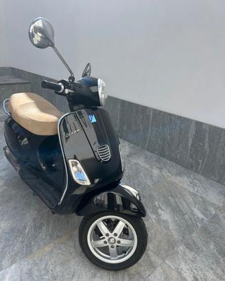 Vespa Piaggio 125 LX