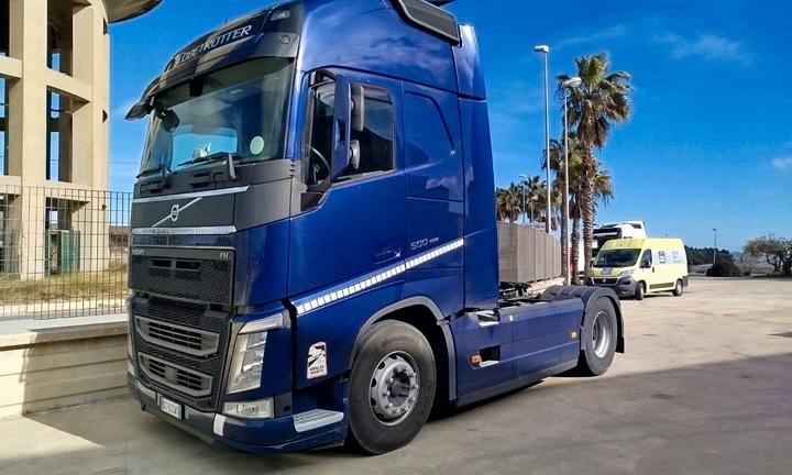 Volvo Trucks FH 500 Retarder IN ARRIVO