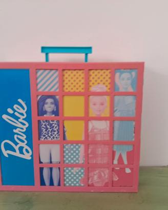 Armadio di Barbie