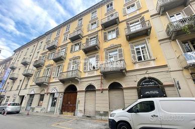 SEI LOCALI IN CONTESTO D'EPOCA COMPLETAMENTE RISTR