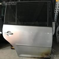 Volkswagen touran 2012 ricambi disponibili