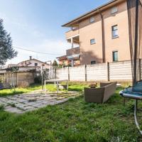 TRILOCALE AL PIANO TERRA IN SOLUZIONE BIFAMILIARE