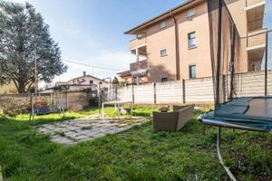 TRILOCALE AL PIANO TERRA IN SOLUZIONE BIFAMILIARE