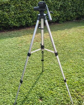 Cavalletto treppiede fotografico richiudibile