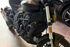 Moto Benelli 502c