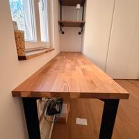 Scrivania color rovere con gambe metallo nero