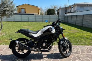 Benelli Leoncino 125
