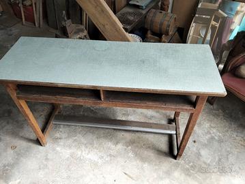 vecchio banco di scuola