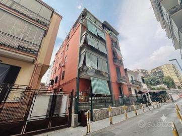 3 LOCALI A TORRE DEL GRECO