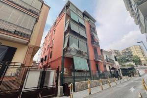 3 LOCALI A TORRE DEL GRECO