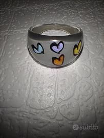 anello grigio di plastica 