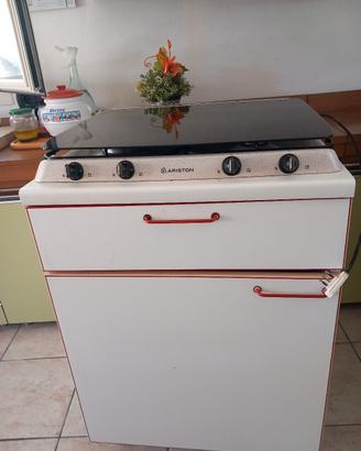 cucina a fornelli gas con mobile