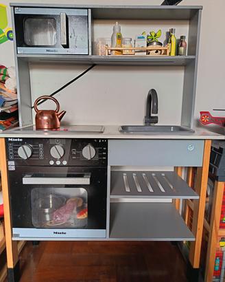 Cucina in legno Miele