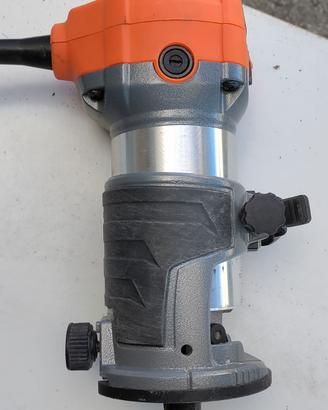 Fresatrice compatta VonHaus 710W