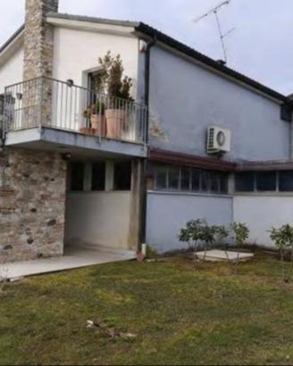 Appartamento di 267 m² con 4 locali e box auto a V