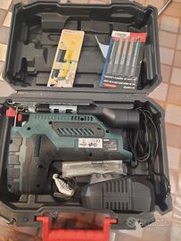 seghetto a pendolo Parkside con carica batteria 