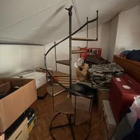 Castellane - Scaffale a forma di scala