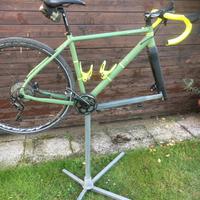 Cavalletto manutenzione bici