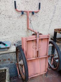 carrettino  in ferro trasporto a mano