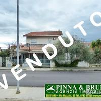 Simaxis - villa con locale commerciale