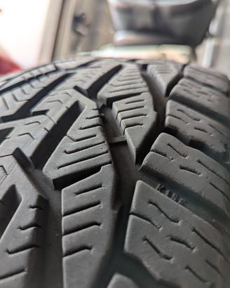 gomme invernali 215 50 R18 92v 