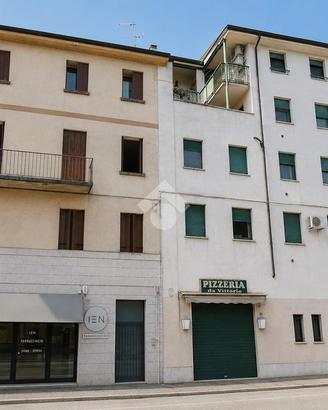 2 LOCALI A VICENZA