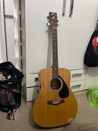 Chitarra acustica Yamaha