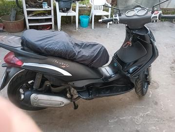 scooter piaggio Beverly 250 ie