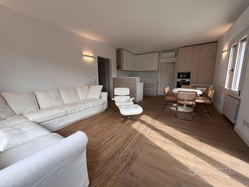 Attico forte dei marmi 25 aprile- 1 maggio