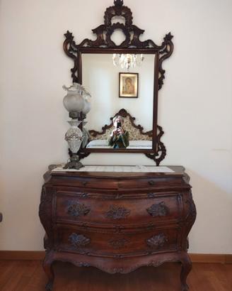 Comò in legno massello intarsiato