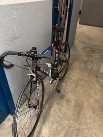 Bici da corsa Trek 2300