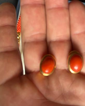 Orecchini in oro 18k e corallo