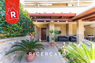 Appartamento con giardino e posto auto , Castromed