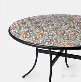 Tavolo rotondo da giardino