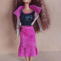 Barbie con gonna fucsia