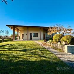 VILLETTA SINGOLA RISTRUTTURATA CON AMPI SPAZI E GI