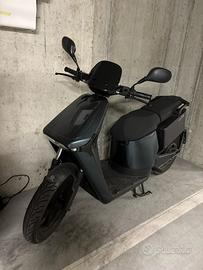 Scooter WOW 775