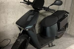 Scooter WOW 775