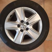 Cerchi 16 con copricerchi VW