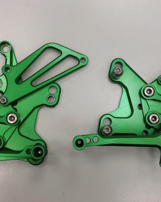 PEDANE RACING PER KAWASAKI NINJA ZX10R DAL 2011 AL
