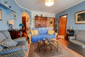 Appartamento ristrutturato di 90 mq con 3 balconi,