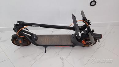 Monopattino Segway Ninebot F40E