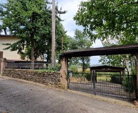 Rustico/villetta con giardino e terreno