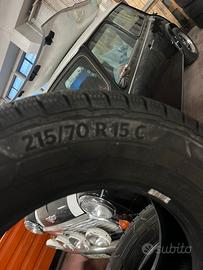 Gomme 215/70/15c