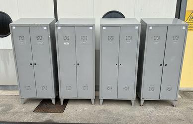 Armadietto - spogliatoio a due ante inclinato